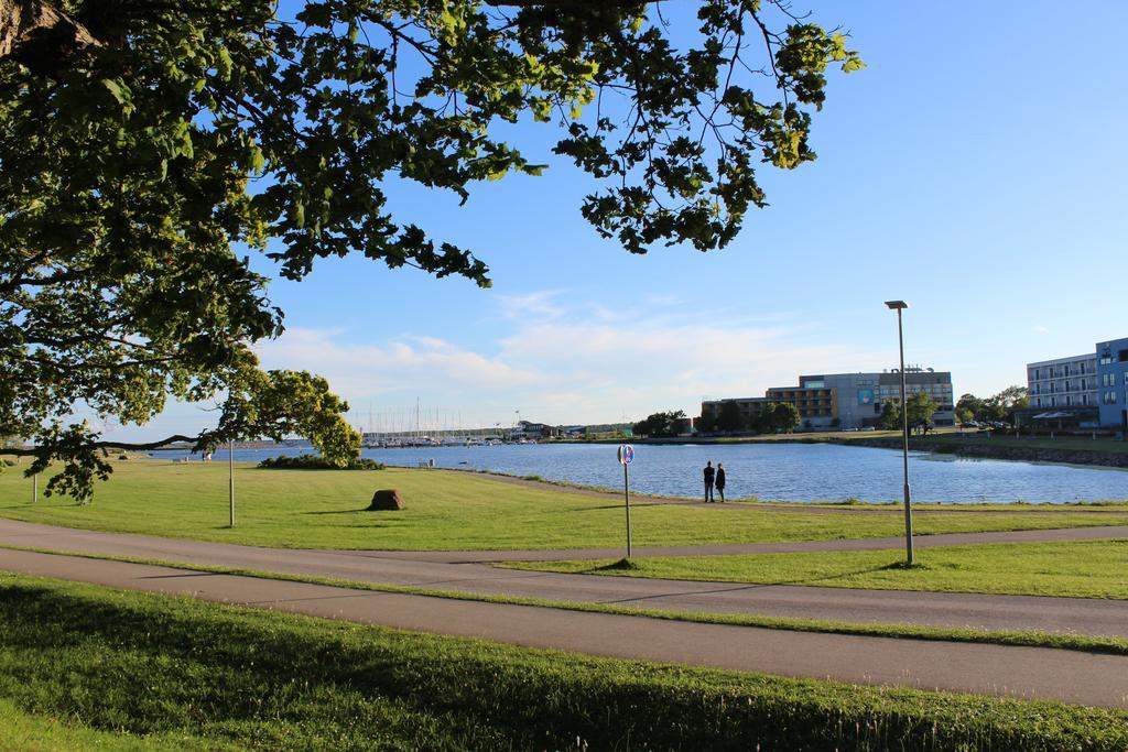 Long Holiday Apartment Kuressaare Extérieur photo